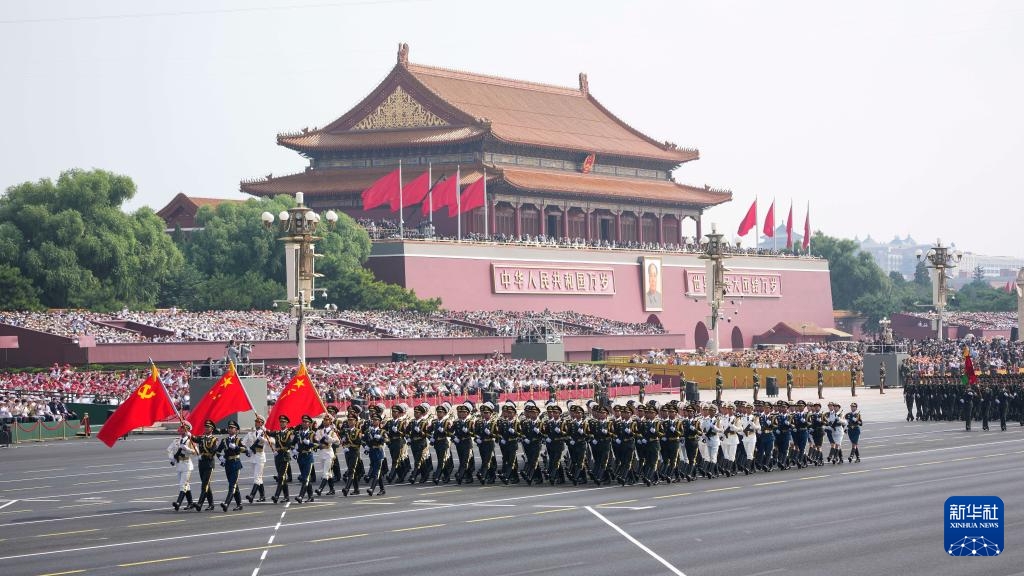 正大集团资深董事长谢国民出席抗战胜利80周年纪念活动，正大制药集团领导受邀观礼